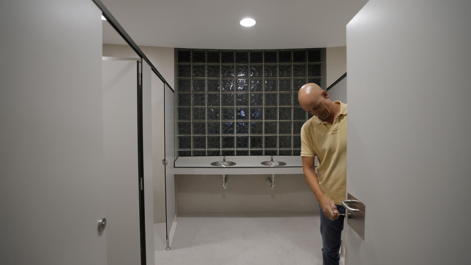 Los nuevos aseos de los andenes se abren este mes de septiembre.