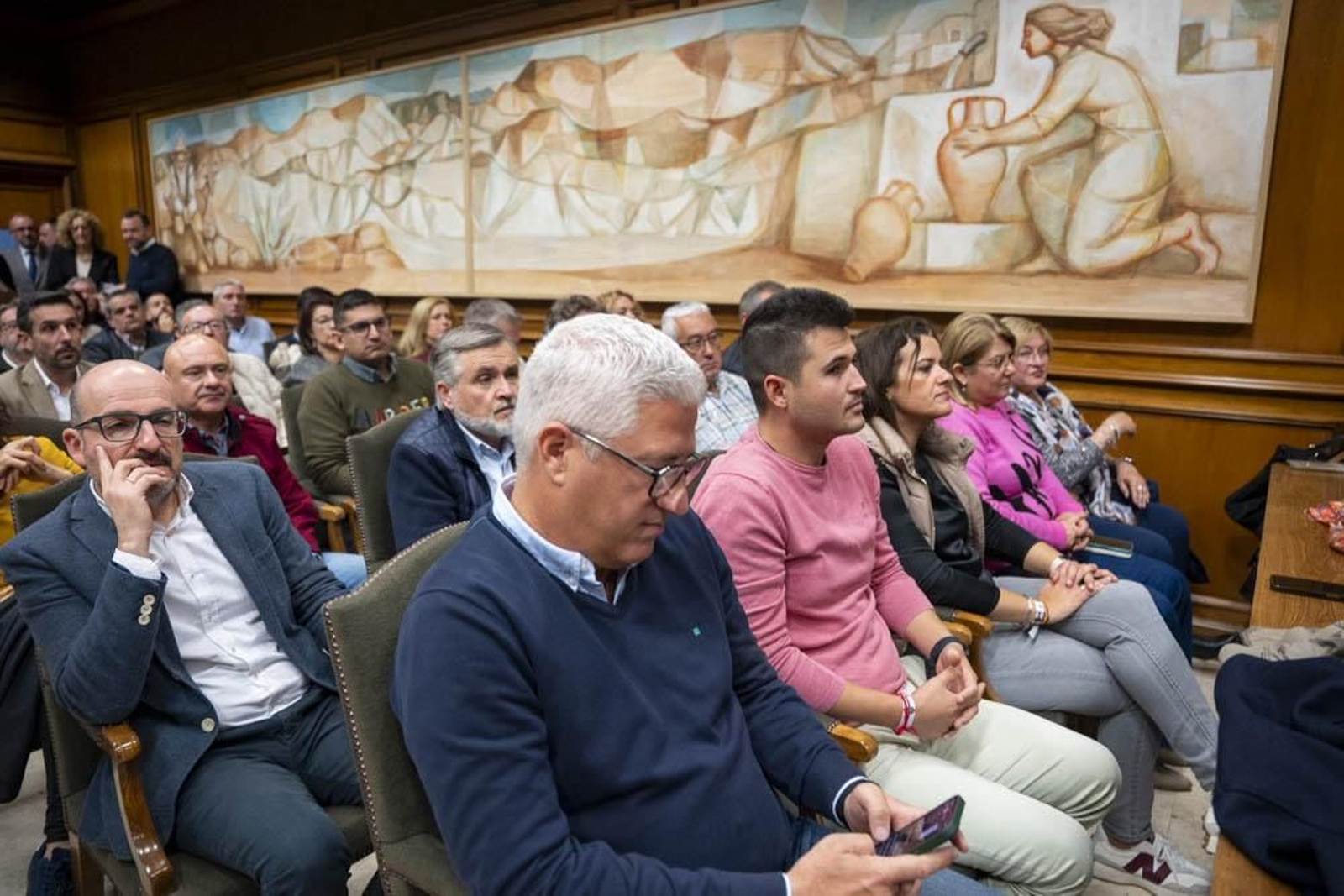 Las imágenes del primer pleno en Diputación sin Javier Aureliano García