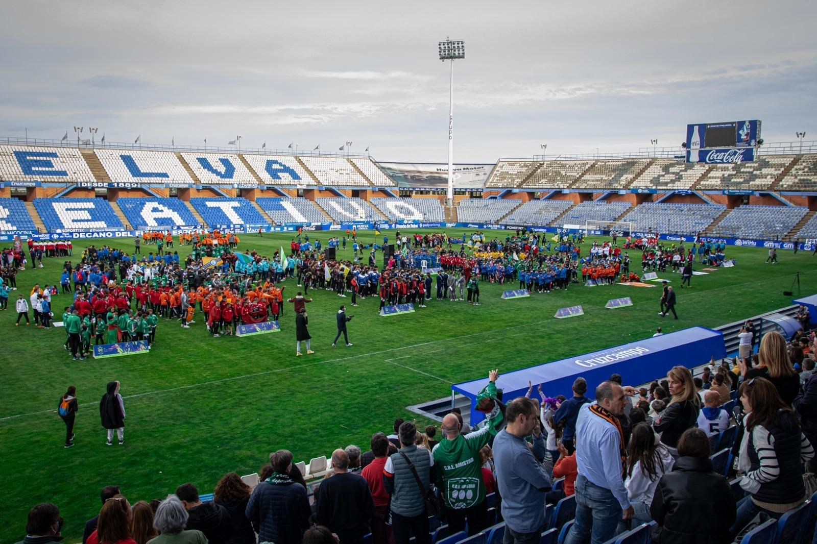 Más de 1.500 niños invaden el césped del Nuevo Colombino en la inauguración de la V Gañafote Cup Más de 1.500 niños invaden el césped del Nuevo Colombino en la inauguración de la V Gañafote Cup