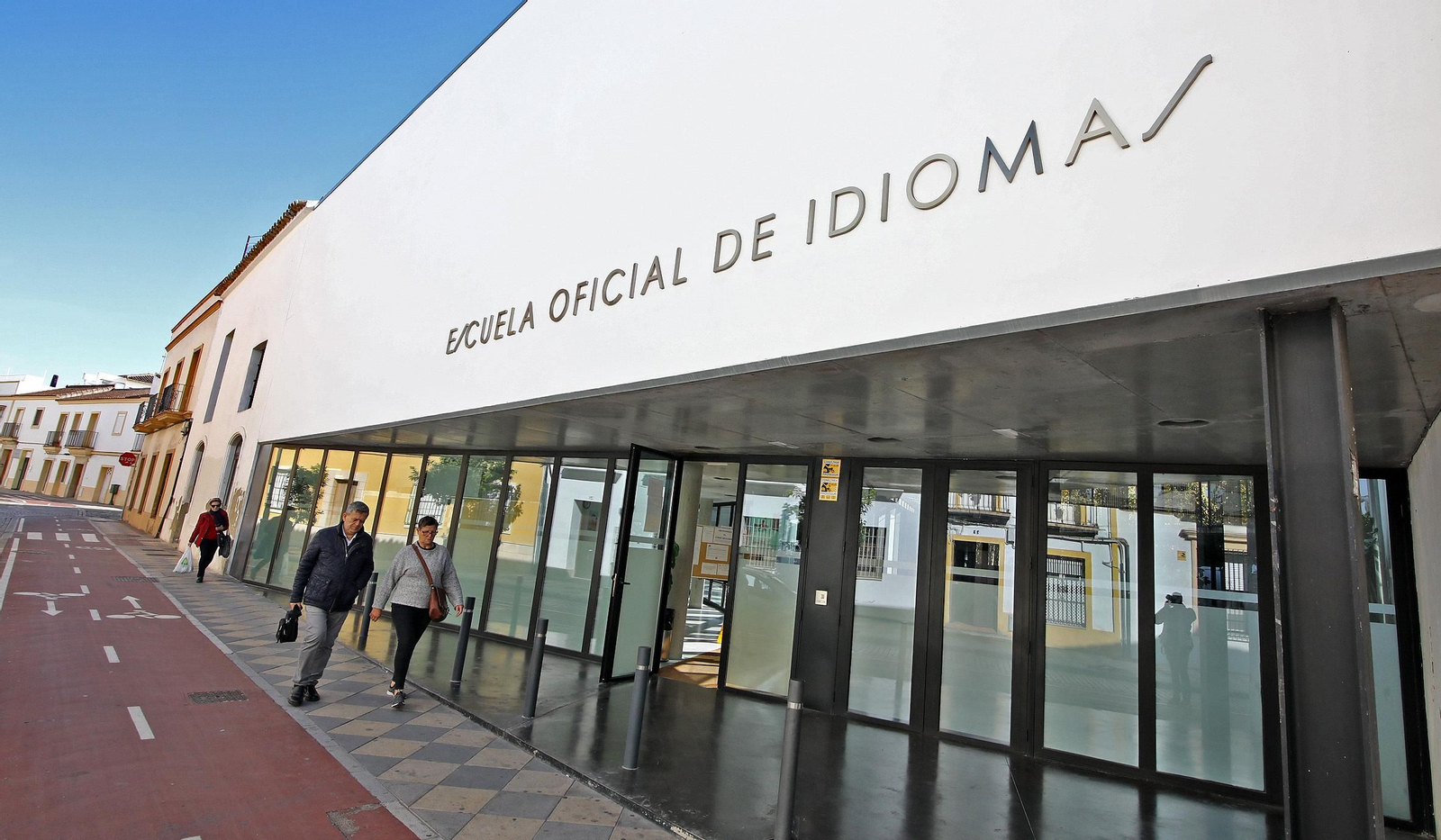Imagen de la fachada de la Escuela Oficial de Idiomas.