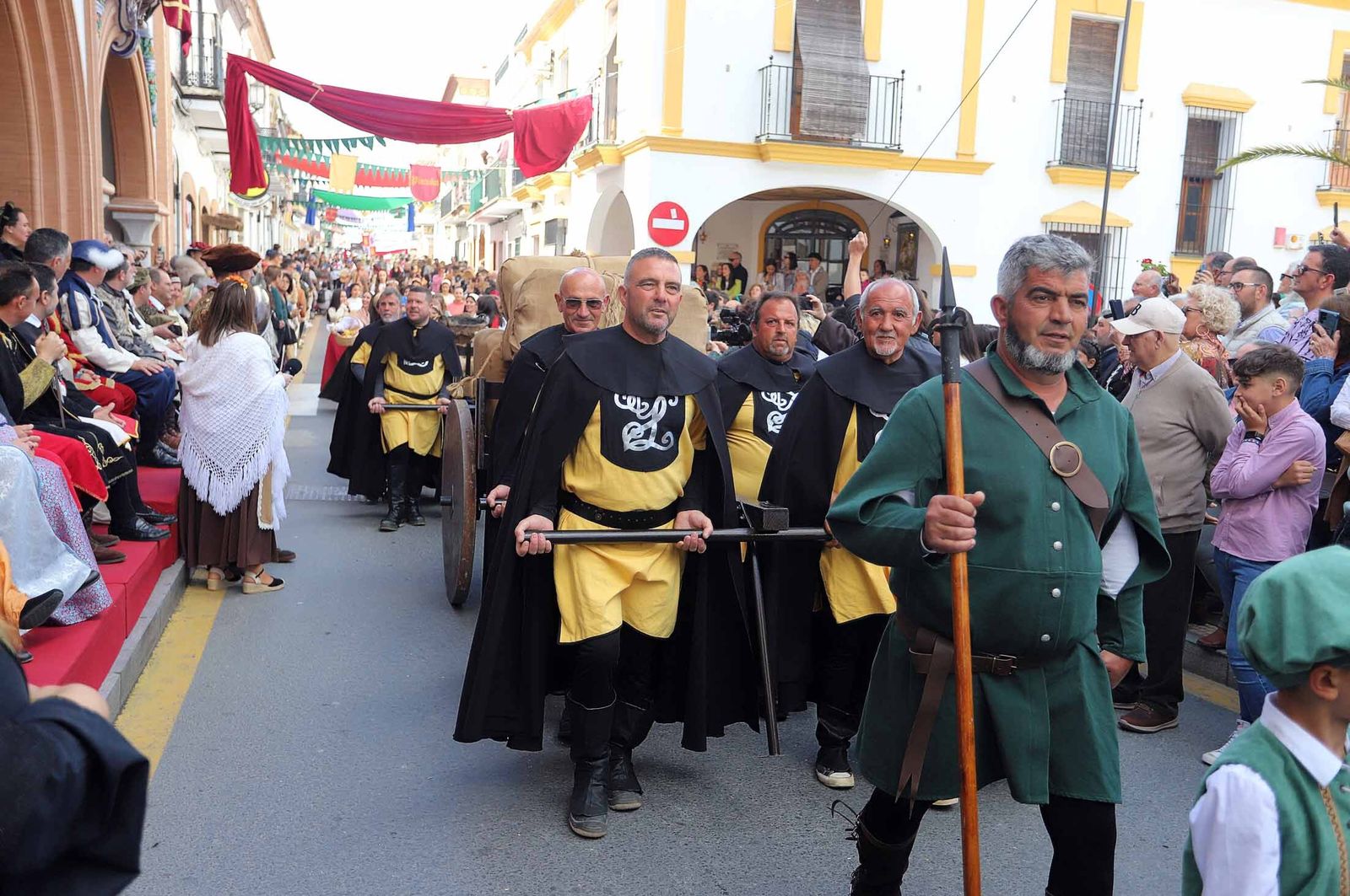 Imágenes del gran ambiente en la Feria Medieval de Palos de la Frontera, Huelva