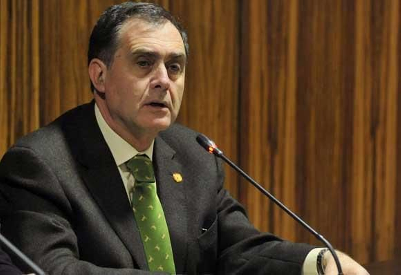 Joaquín Luque no se presentará a su reelección como rector de la Hispalense