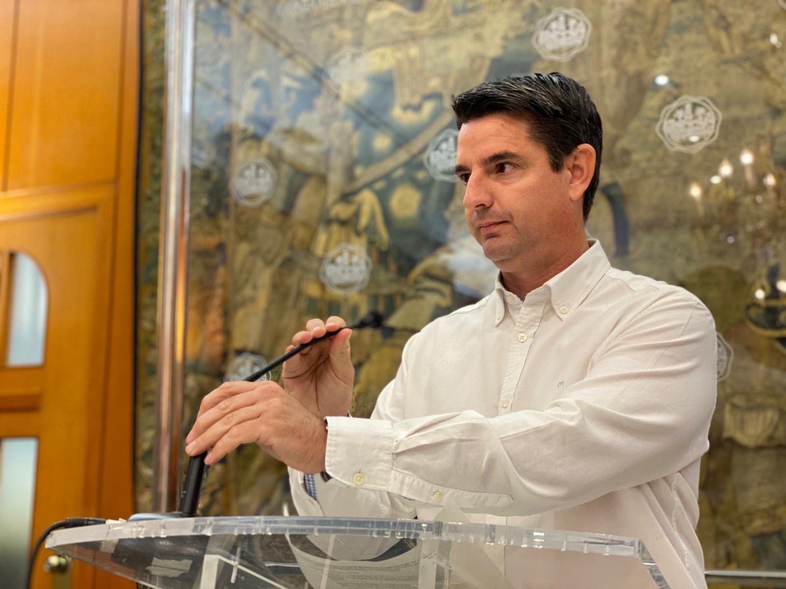 El portavoz municipal de IU, Pedro García.