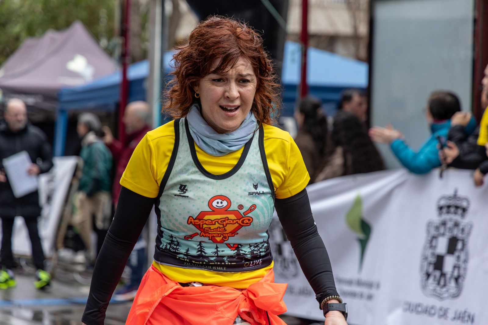 En imágenes: la lluvia no frena a más de un millar de corredores en la V Carrera Popular del IES San Juan Bosco (2)