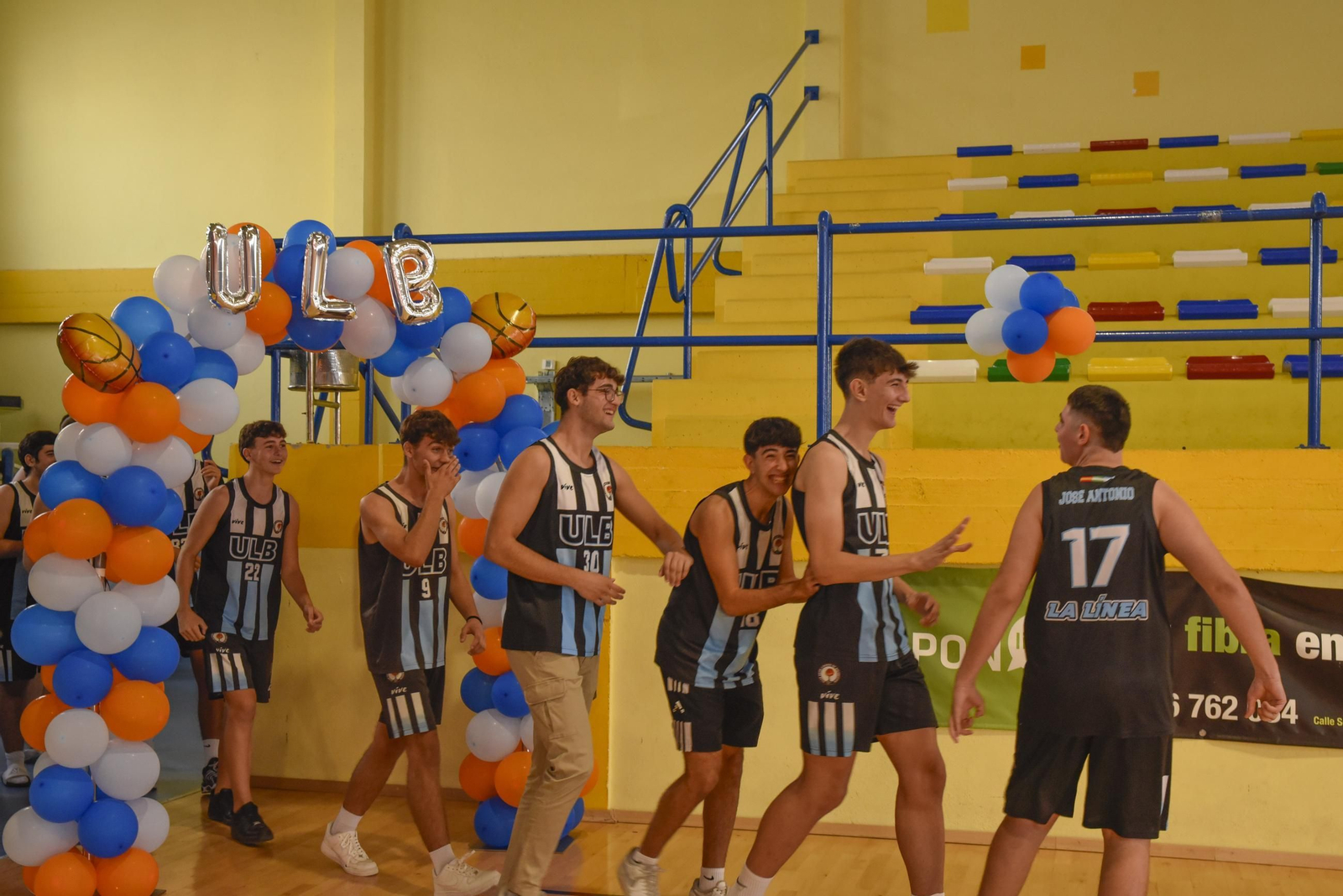 Búscate en la presentación de los equipos de la Unión Linense Baloncesto