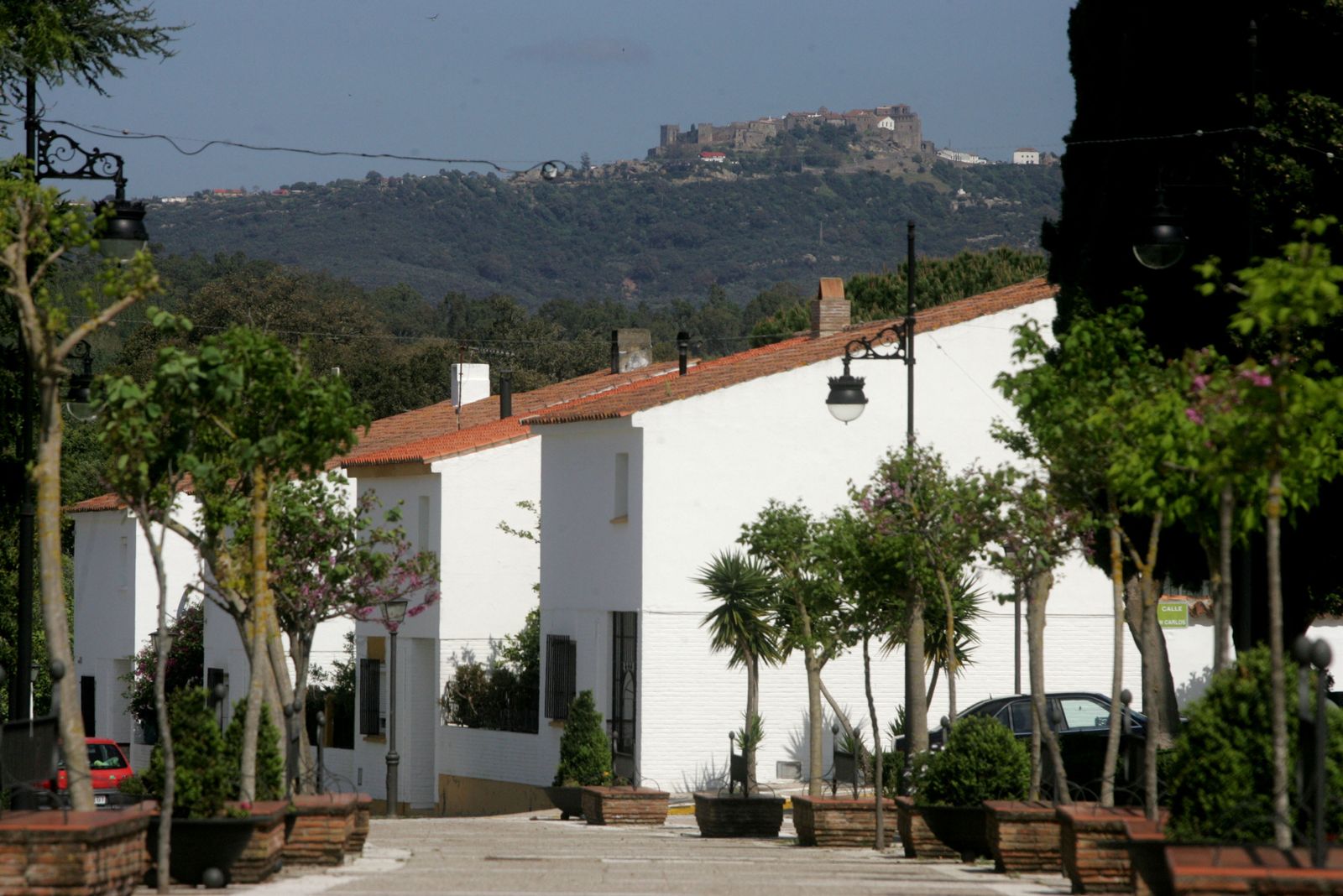Una calle de Castellar de la Frontera.