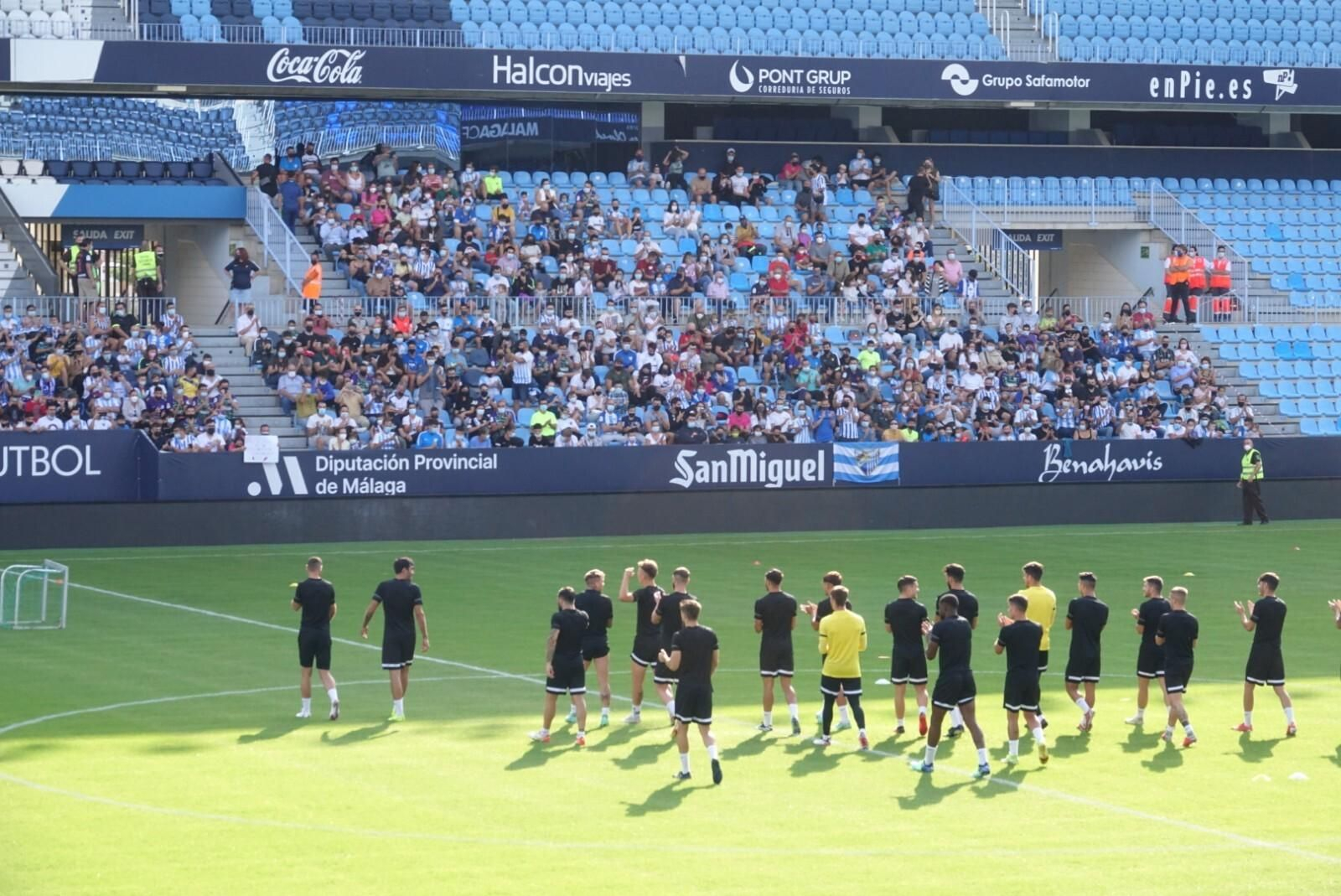 Galería de imágenes: El Málaga CF se da un bañito de masas