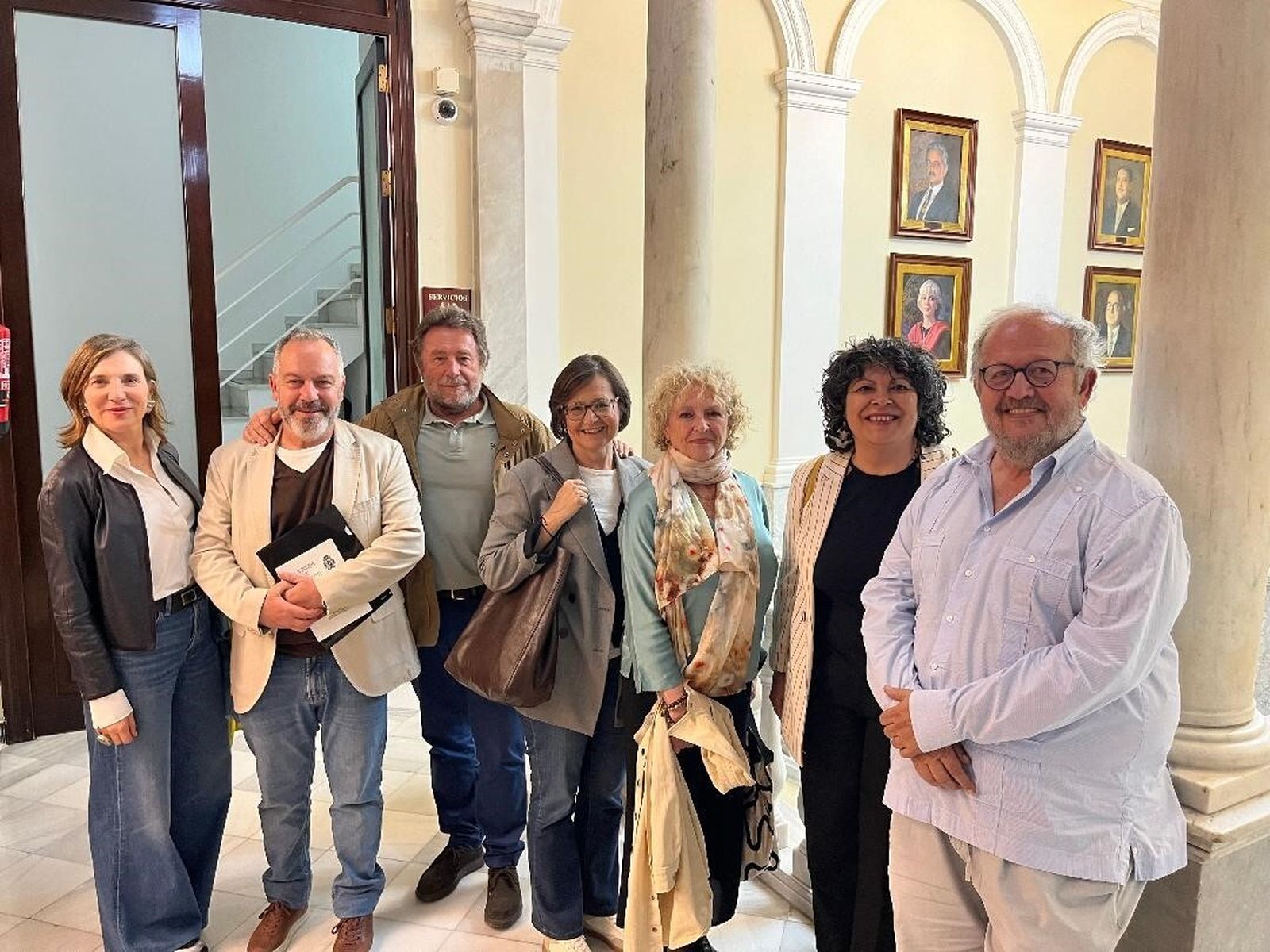Lourdes Acosta, José María Pérez-Monguió, Cristino Pérez, Teresa Pérez, Maribel Lázaro, Pepa Ruiz y Juan José Téllez.