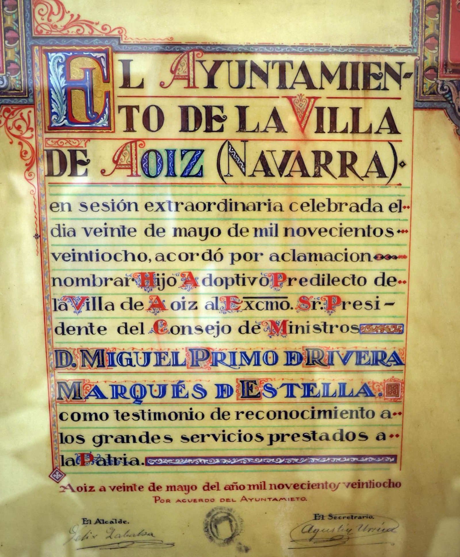 Imágenes de objetos personales de Miguel Primo de Rivera en el Museo Arqueológico de Jerez