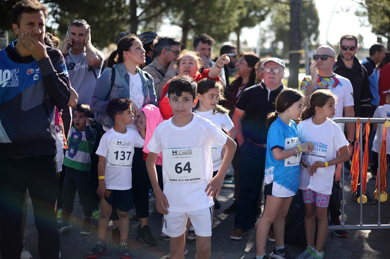 Imágenes de la carrera infantil previa a la "10K Puerta del Descubrimiento"