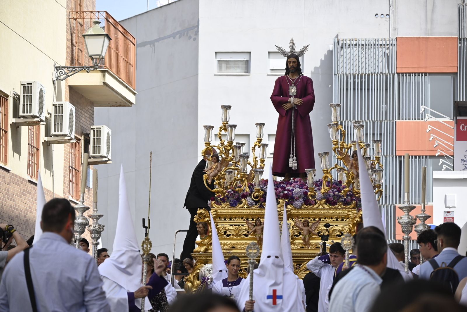 Lunes Santo, Hermandad del Cautivo
