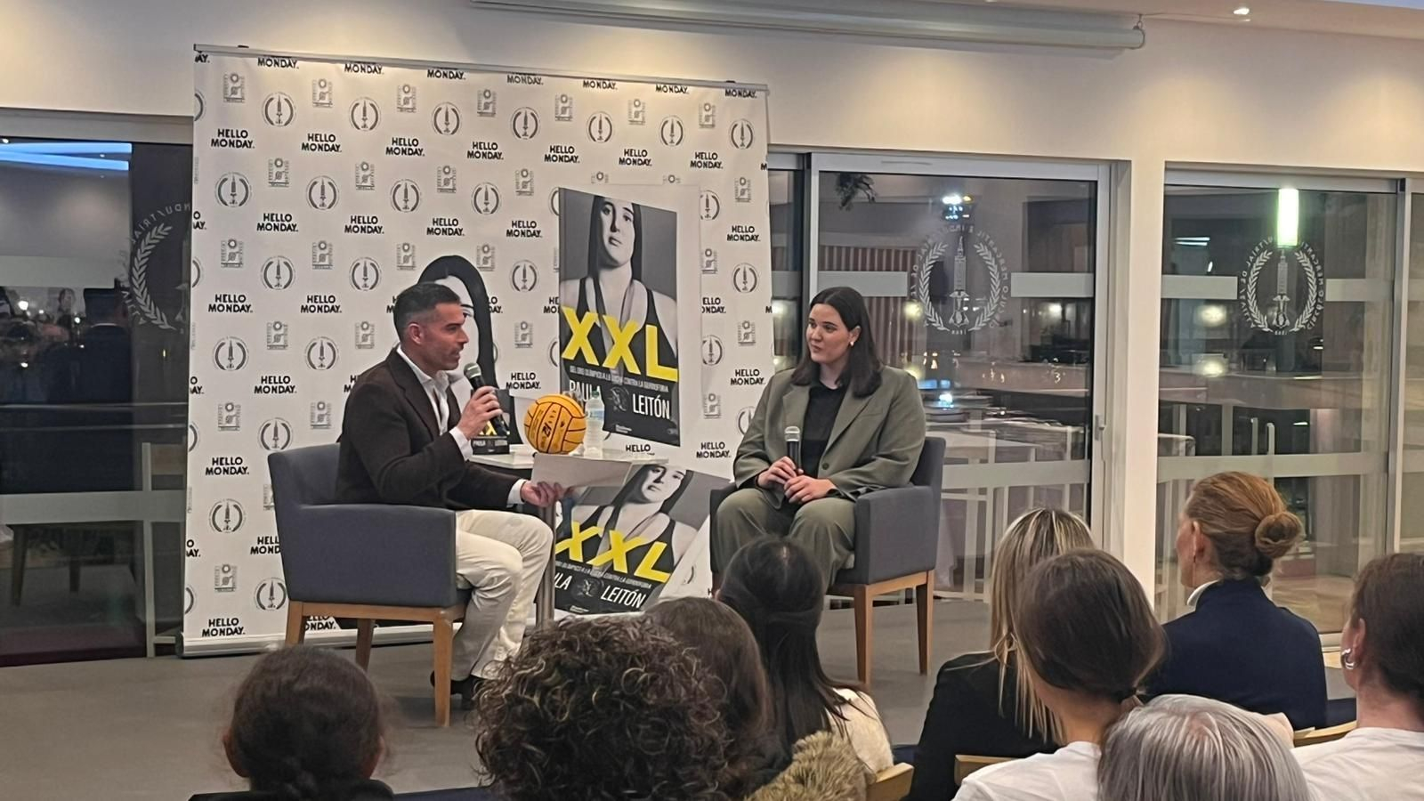 Paula Leitón, durante la conferencia que ofreció en el Círculo Mercantil de Sevilla.