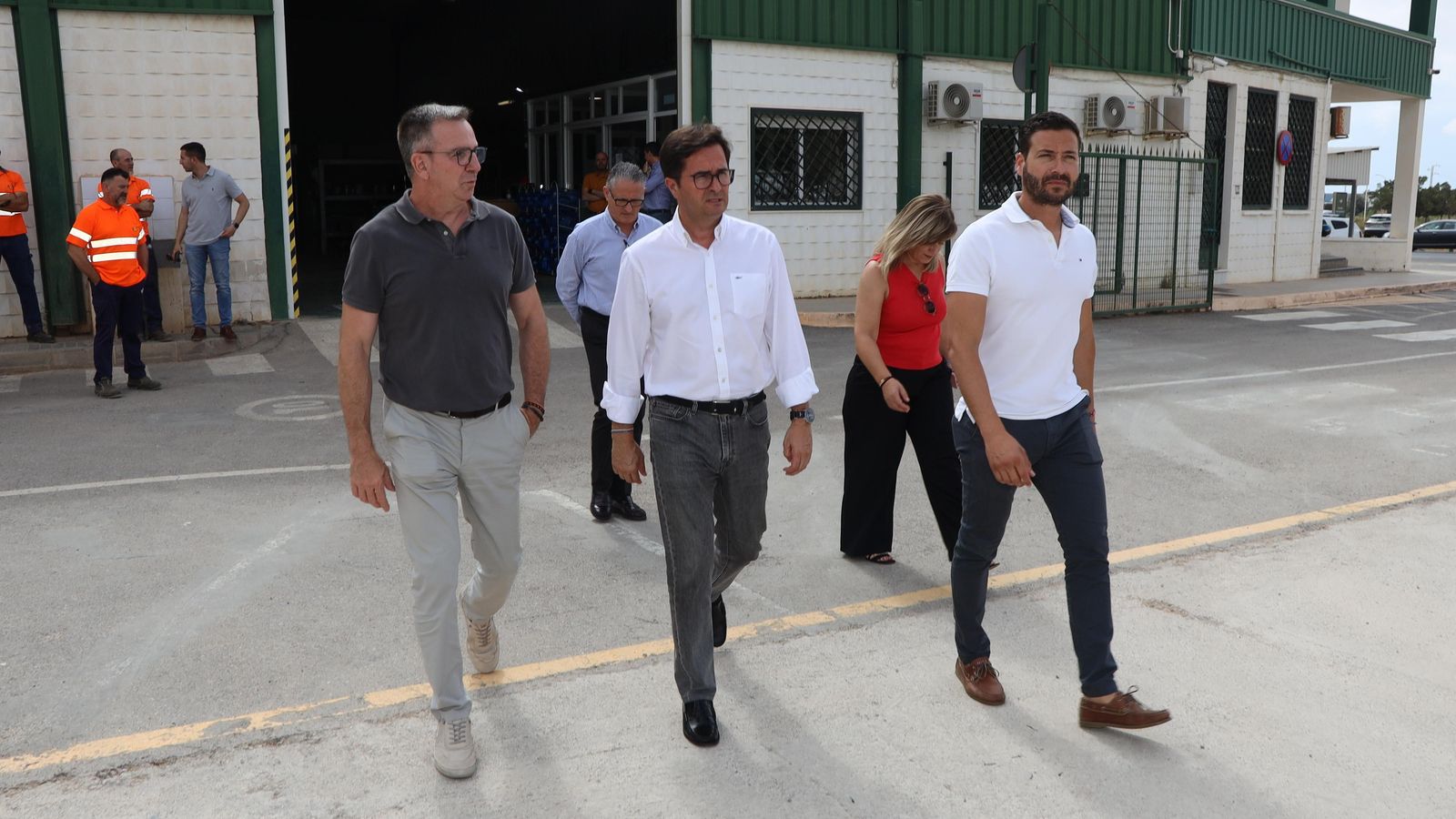Visita institucional, con el alcalde Francisco Góngora a la cabeza, a las instalaciones de DUE.