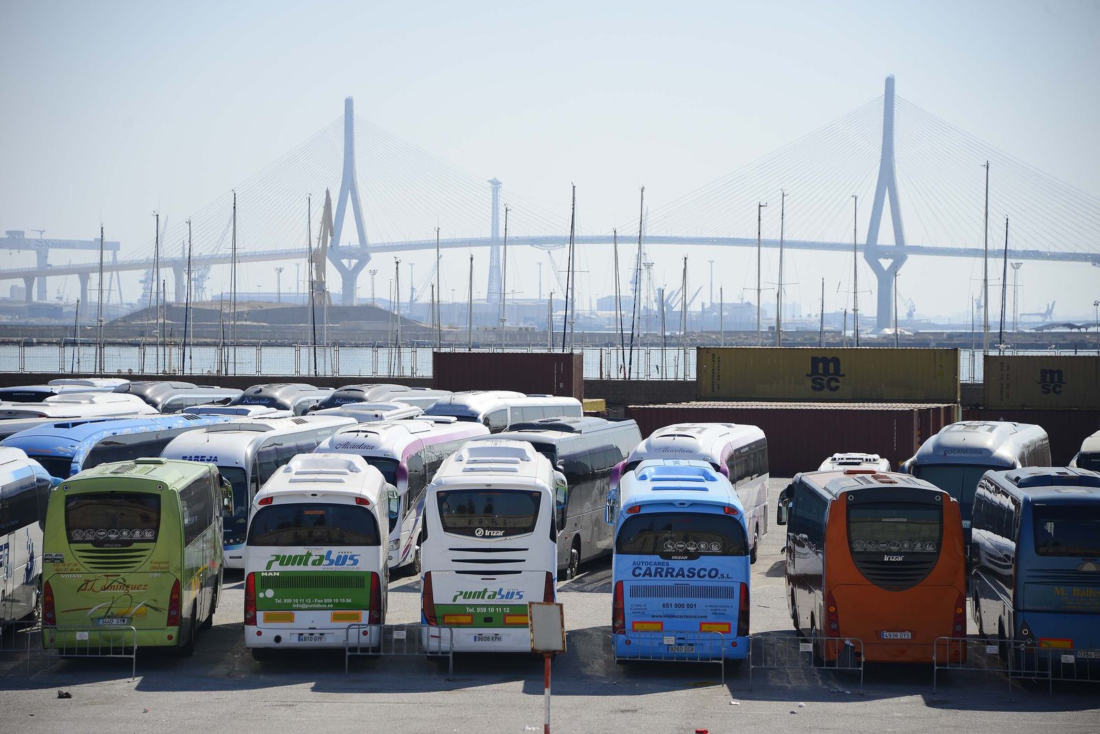 Autocares aparcados en el muelle durante el Carnaval de 2019.