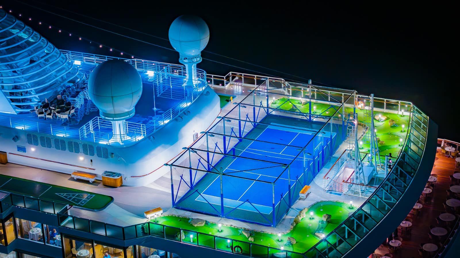 Así ha sido la visita del crucero Seven Seas Splendor al puerto de Motril, a vista de dron