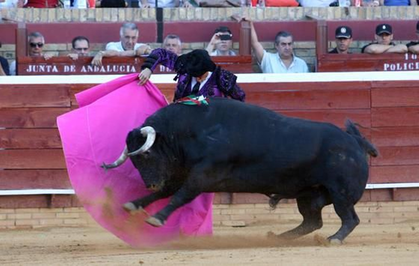 El Juli y Talavante se dan cita en la Merced en una tarde triunfal para ambos.

Foto: Espinola