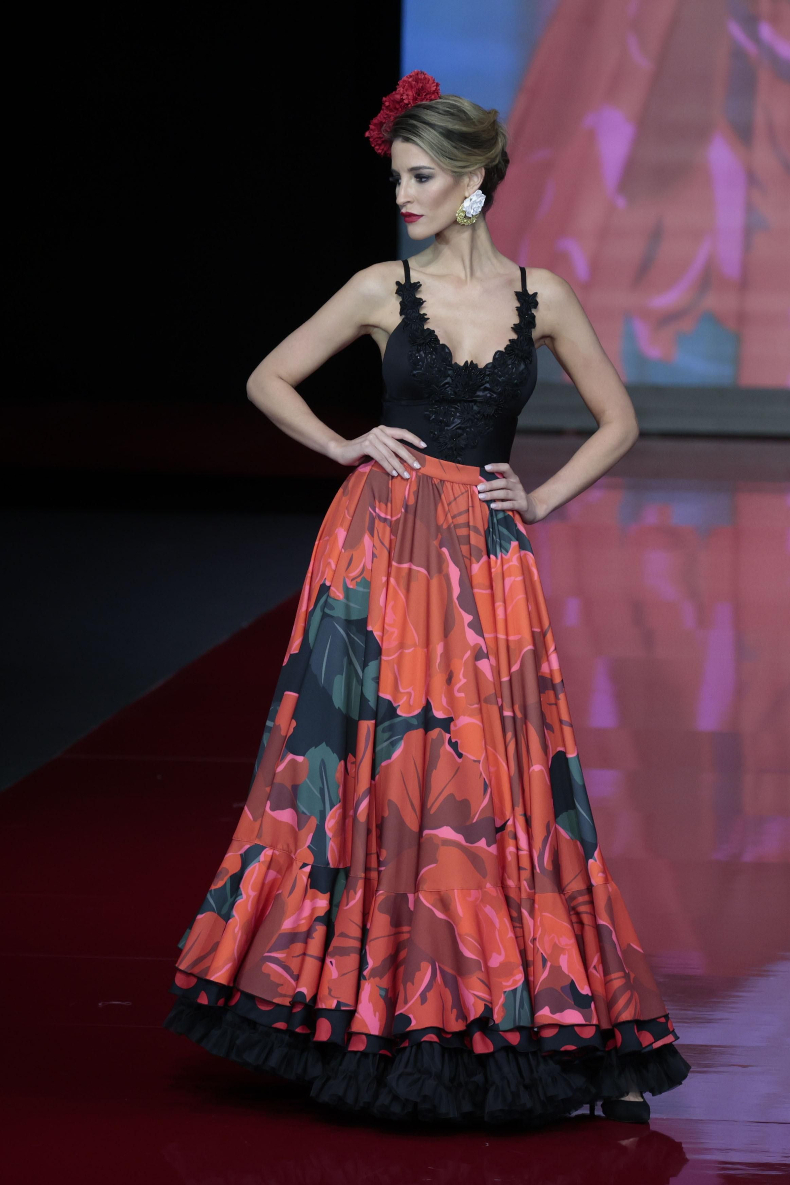 El desfile de Rosa Pedroche en SIMOF 2022, todas las fotos