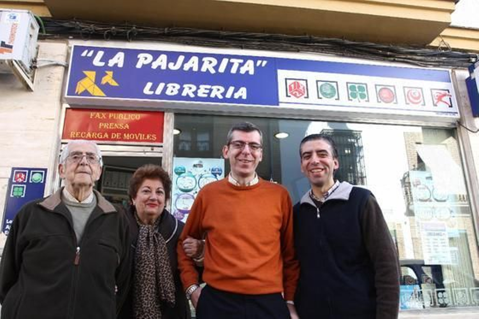 Las imágenes de las celebraciones de los premiados en Lora del Río./ Belén Vargas