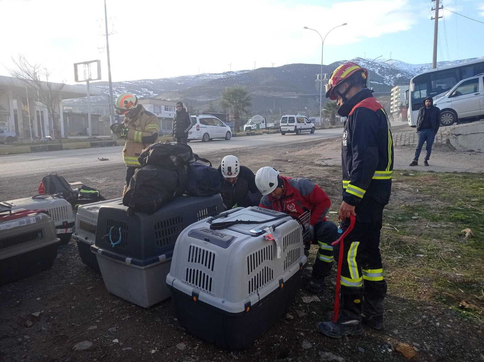 El trabajo de los bomberos de Córdoba en el epicentro del terremoto de Turquía, en imágenes