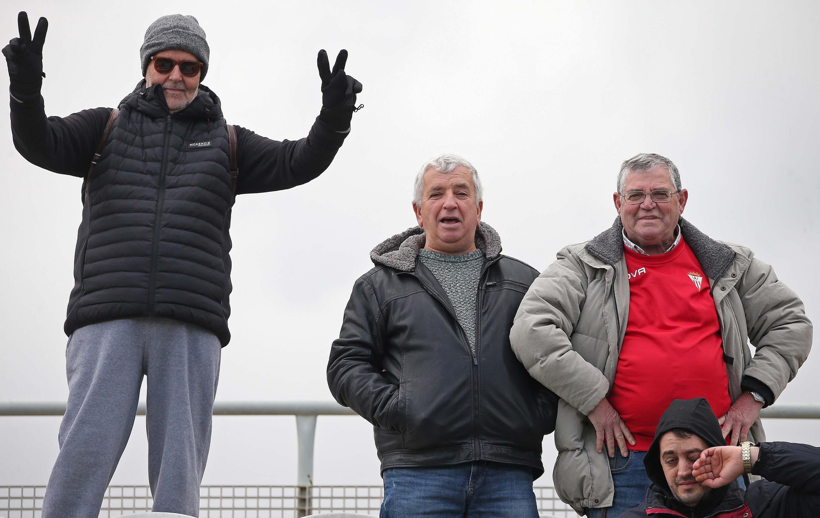 Fotos de la afición durante el Algeciras - Badajoz en el Nuevo Mirador