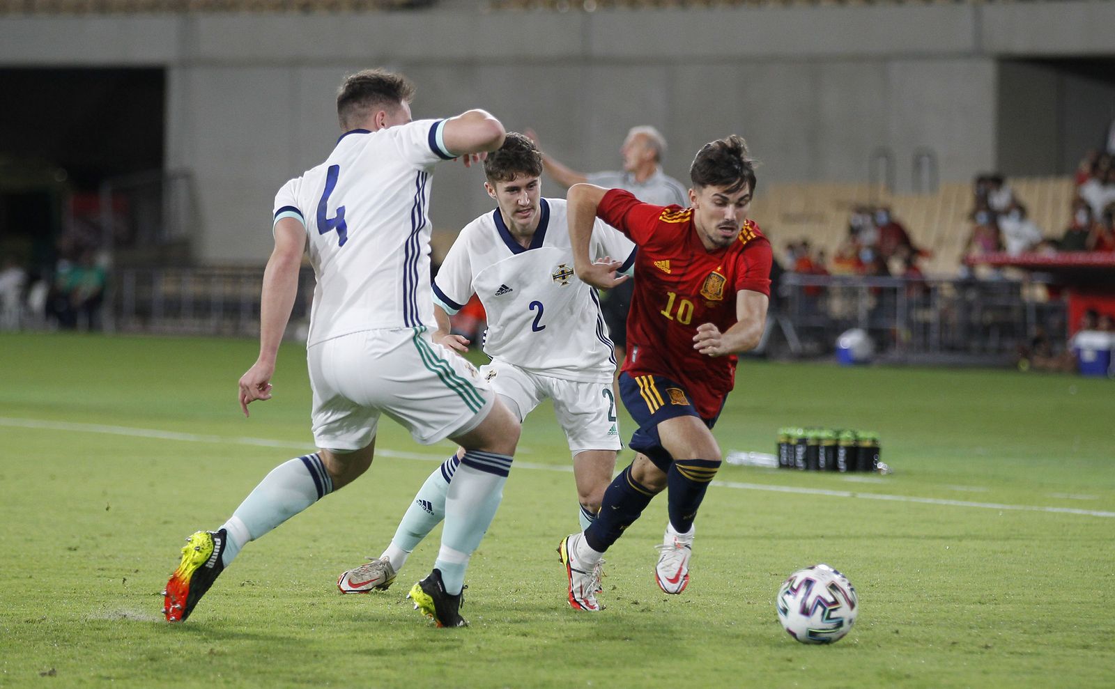 Rodri, en un encuentro reciente con la sub 21.
