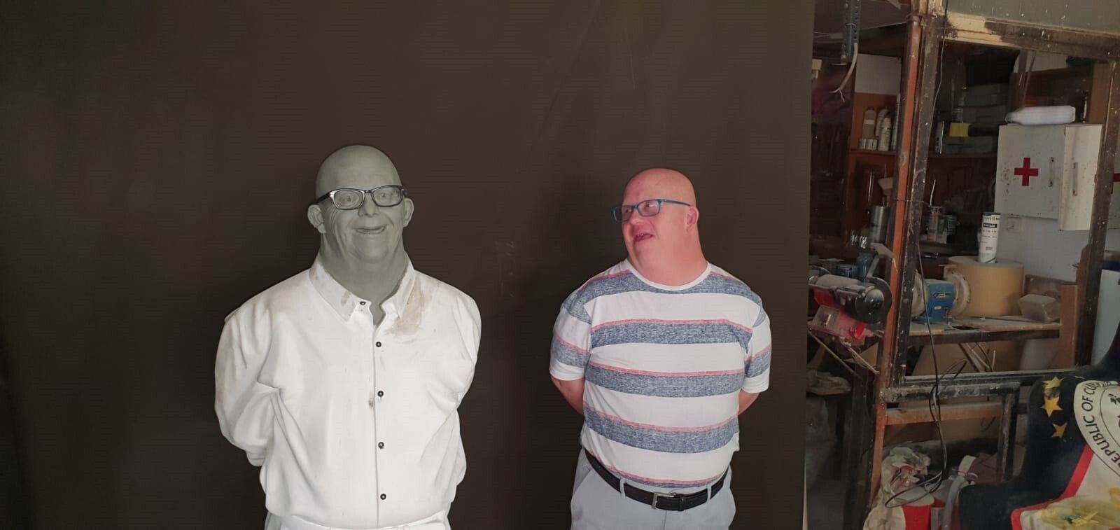 Antoñito y su estatua