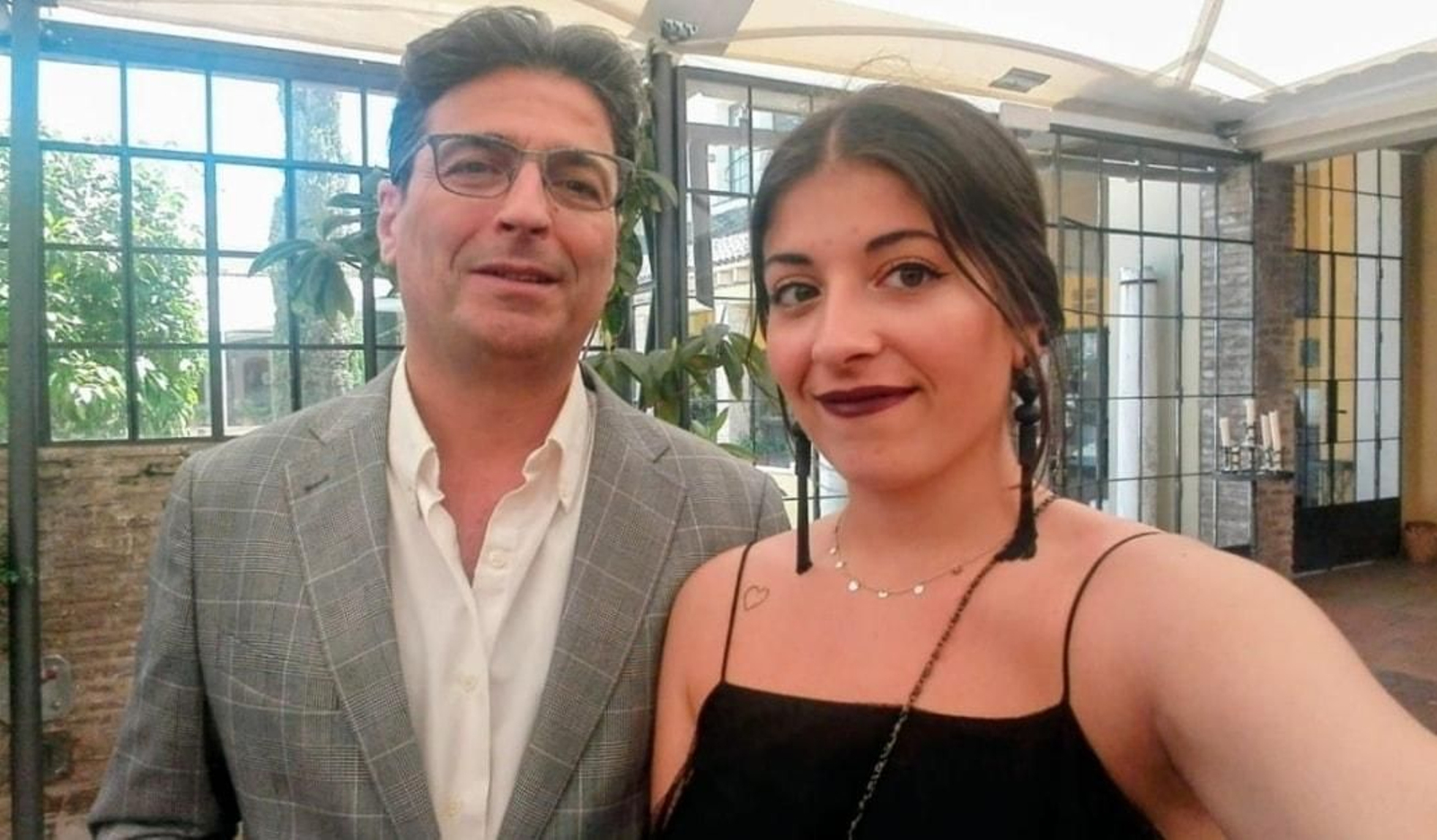 Jose Antonio Cabreara junto a su hija Fuente Clara Cabrera.