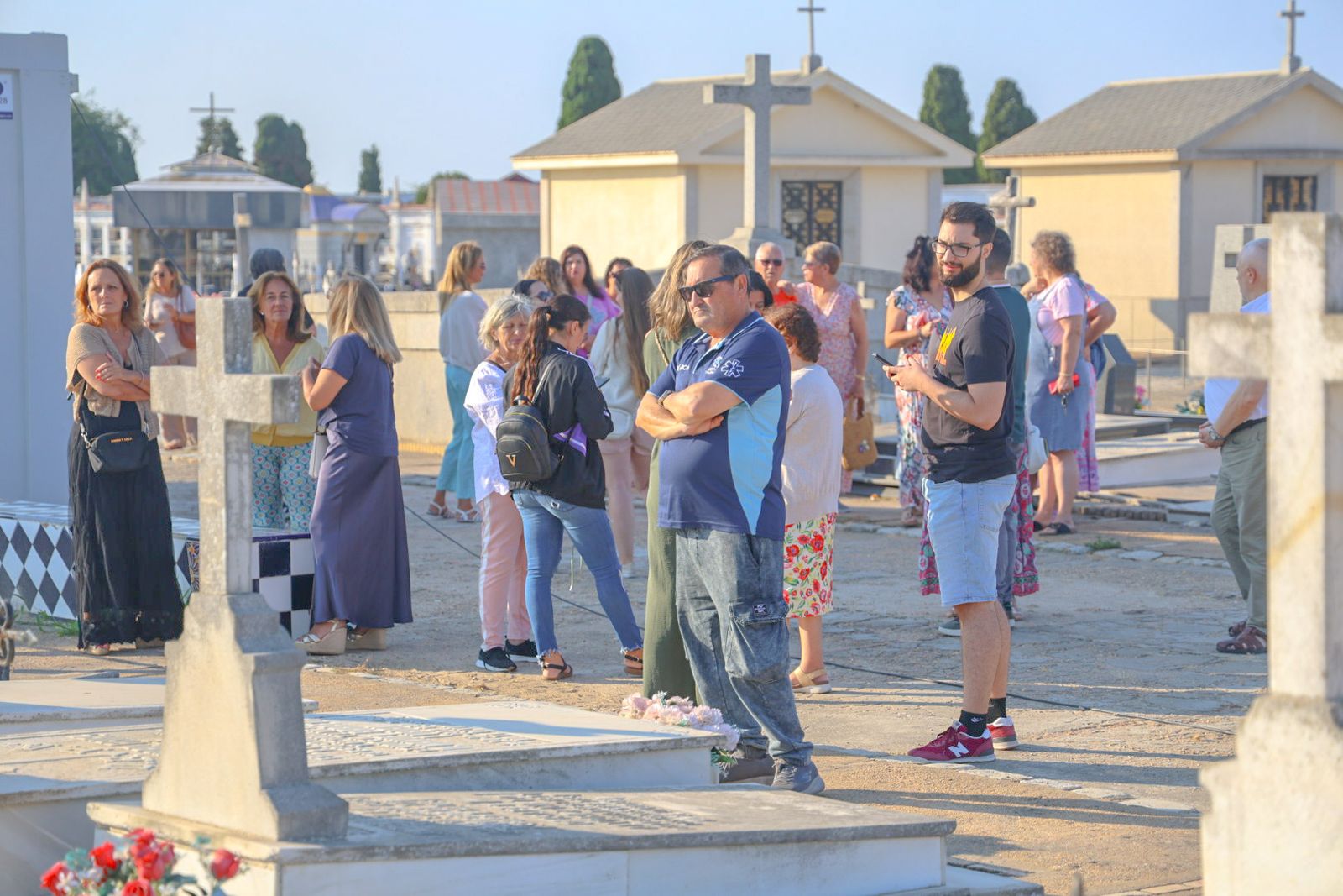 Imágenes de la exhumación de fosas comunes en el cementerio de Huelva para buscar posibles bebés robados