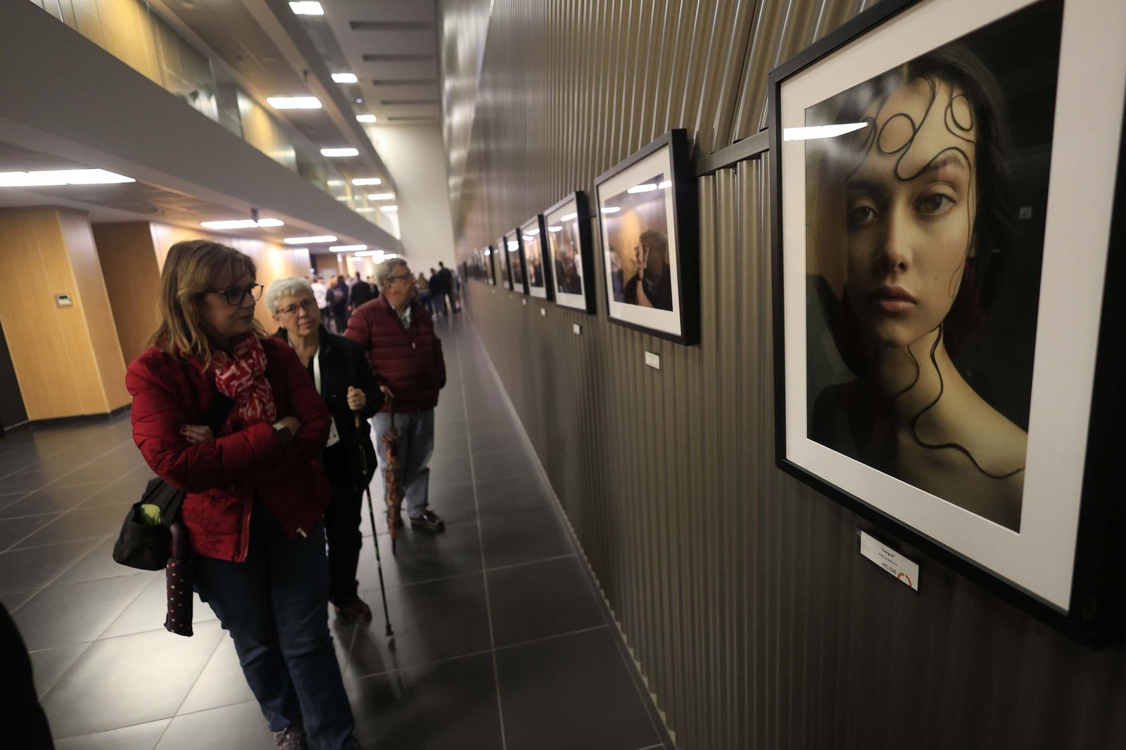 Fotos de las exposiciones "Testimonio de guerra" y "I Concurso Internacional de Fotografía Iulia Traducta" en el Congreso Andaluz de Fotografía en Algeciras