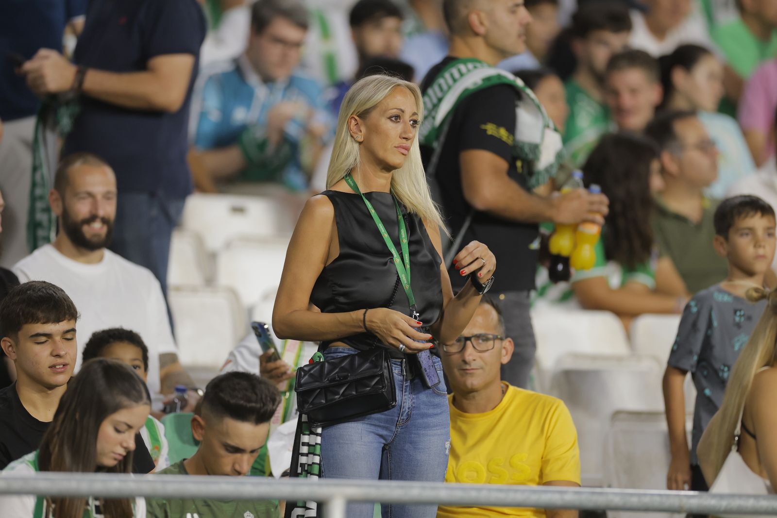 Búscate en las fotos del Betis-Valencia