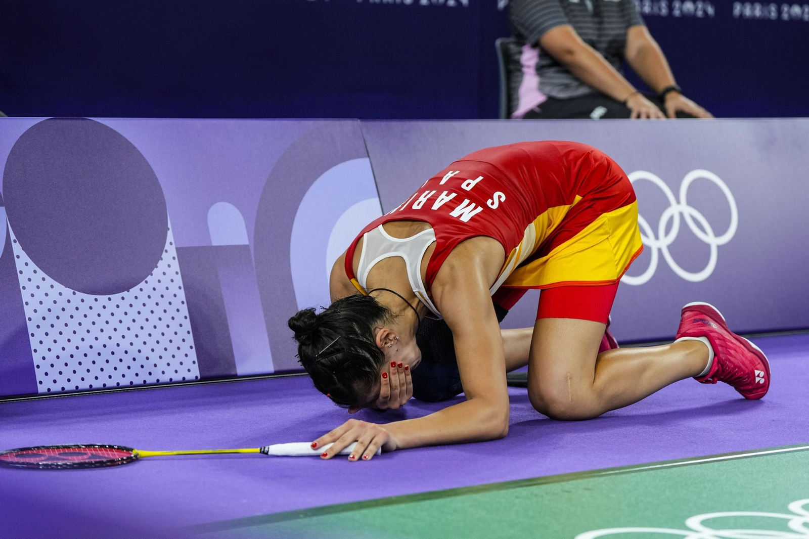 Carolina Marín, tras romperse el ligameto cruzado durante la semifinal olímpica Carolina Marín, tras romperse el ligameto cruzado durante la semifinal olímpica