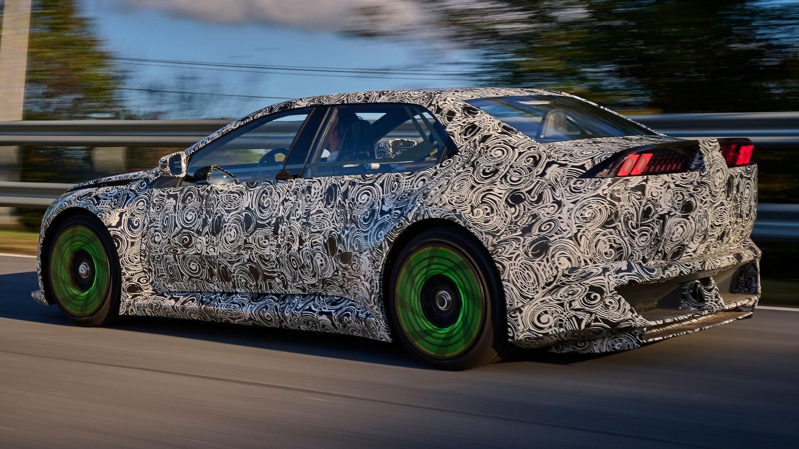 BMW ha presentado la unidad de procesamiento que llevará la próxima generación de sus coches eléctricos y que, entre sus tareas, debe ser capaz de alcanzar la máxima eficiencia posible reduciendo el uso del sistema de frenos convencional.