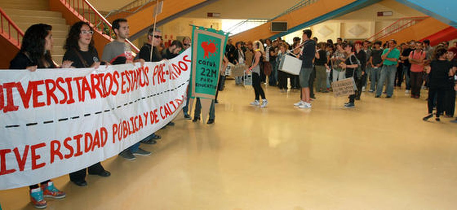 La comunidad educativa contra los recortes en educación.

Foto: Paqui Segarra