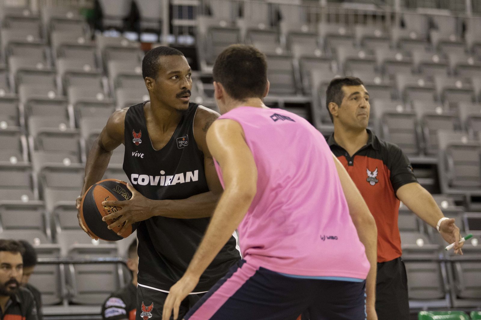 Alex Renfroe no podrá competir en la Copa de Andalucía.