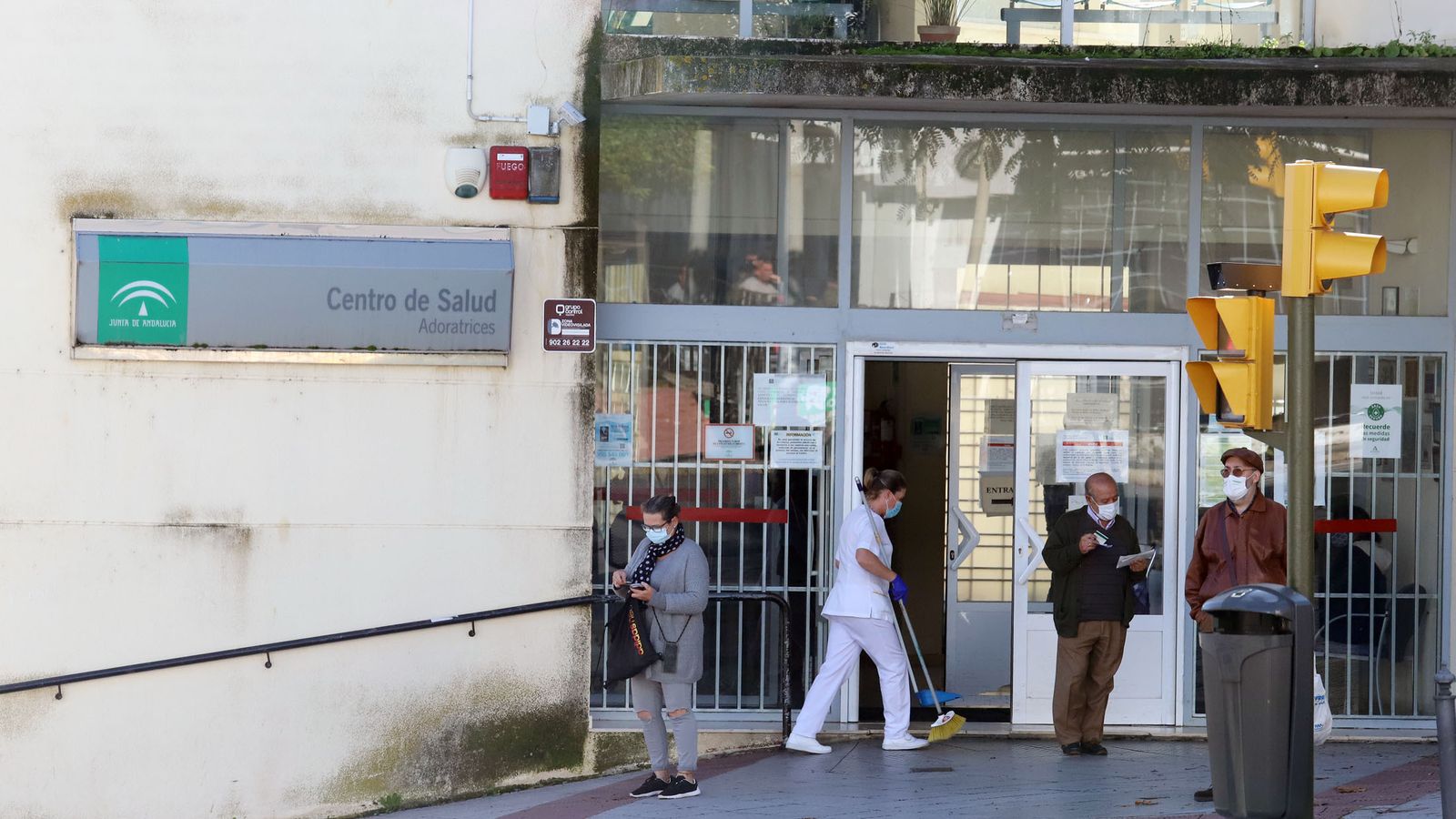 Inmediaciones del centro de salud de Isla Chica.