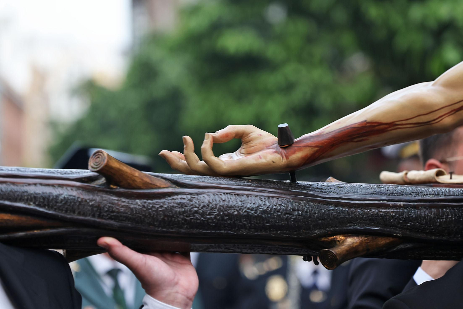 Las mejores imágenes del Sábado de Pasión en Huelva: La Legión con el Cristo de la Vera+Cruz
