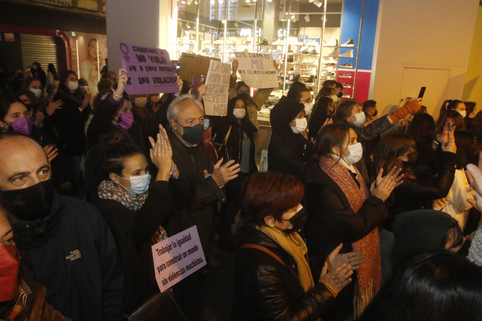 La manifestación contra la violencia de género en Córdoba, en fotografías