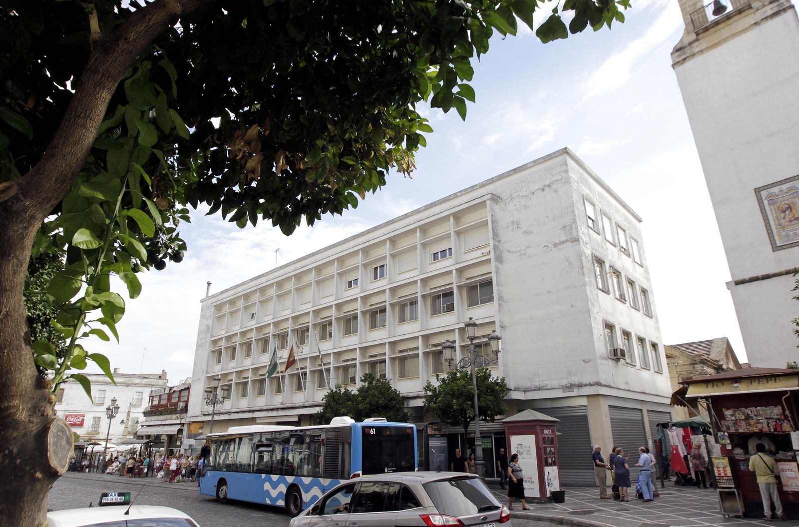 La venta del edificio de plaza Esteve, una de las licitaciones que ha quedado en suspenso.