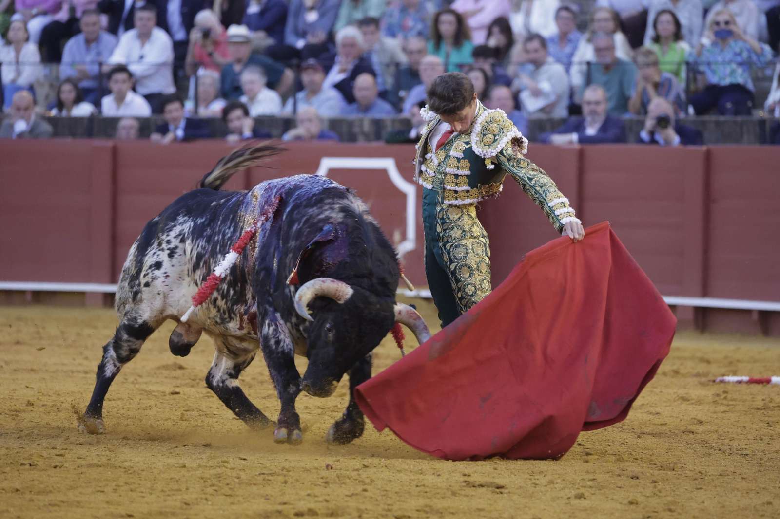 Las imágenes de la tercera de abono en la Maestranza de Sevilla