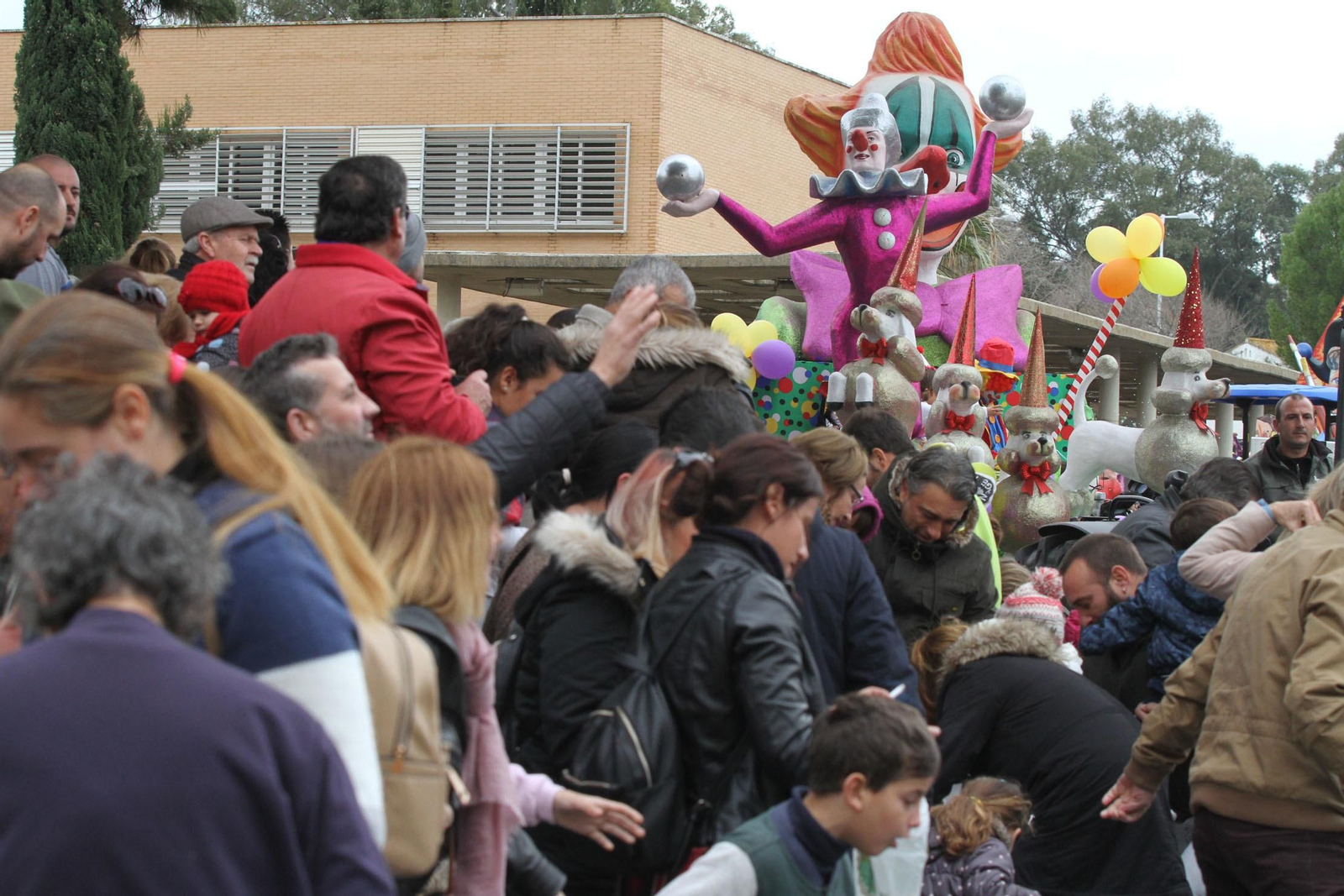 Cabalgata de los Reyes Magos 2018: Melchor, Gaspar y Baltazar adelantan su salida para llenar de ilusión las calles de Huelva