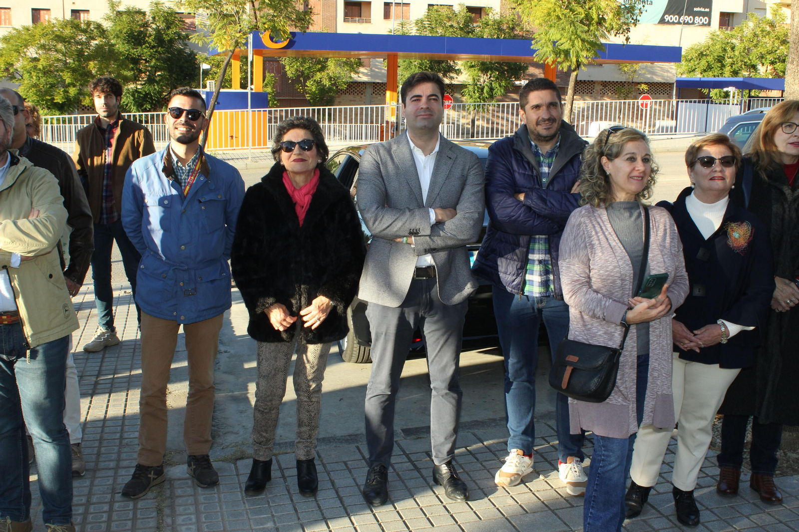La inauguración de la escultura en recuerdo de las víctimas del Covid en Lucena, en imágenes