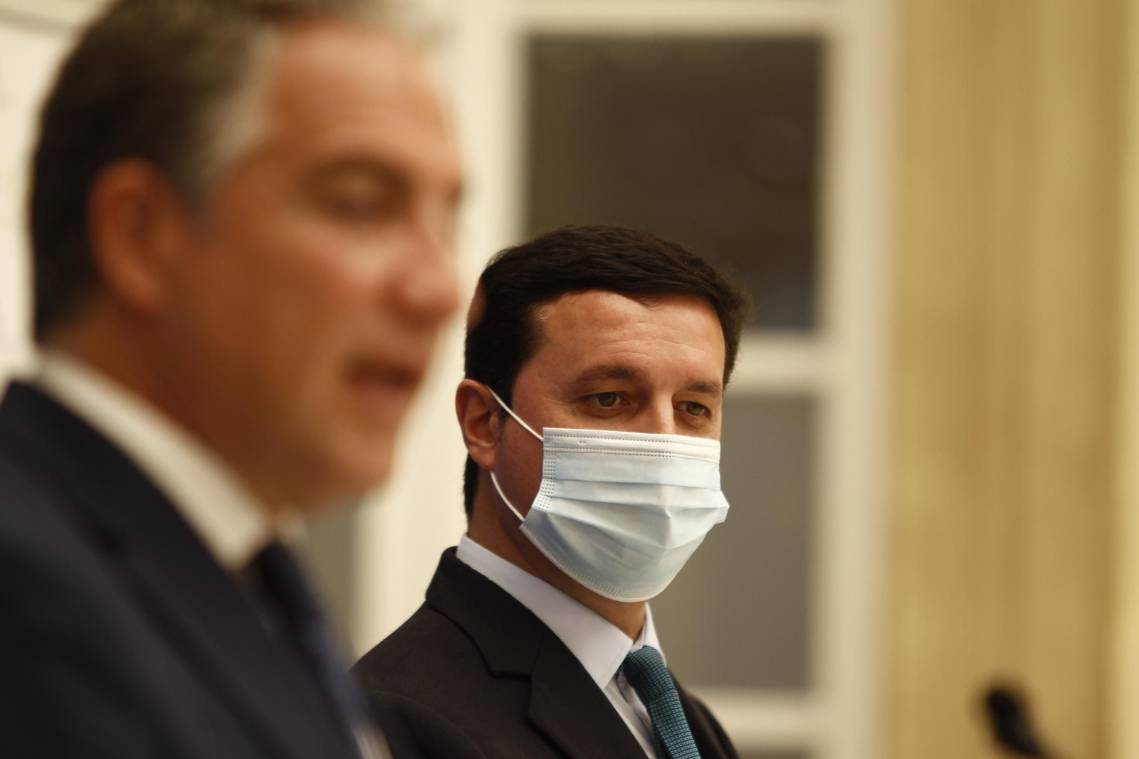 Visita del Consejero de Presidencia de la Junta de Andalucía, Elías Bendodo, a la Diputación de Almería.