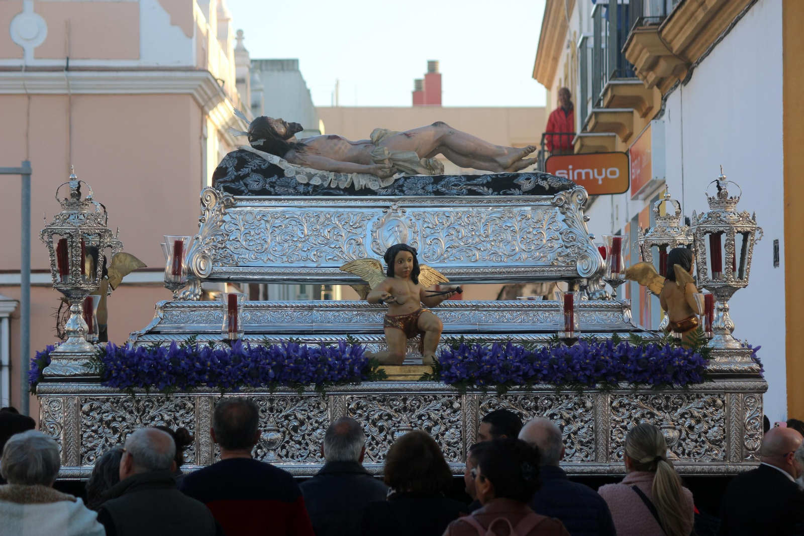 Las imágenes del Viernes Santo en Puerto Real 2023: Soledad