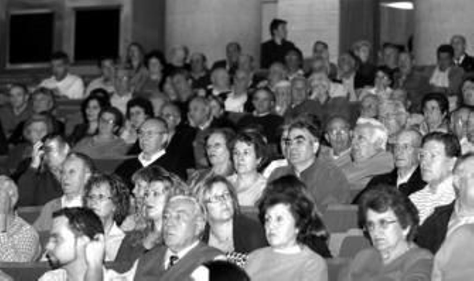 Afectados por el caso de las filatélicas se reunieron ayer en el Palacio de Congresos.