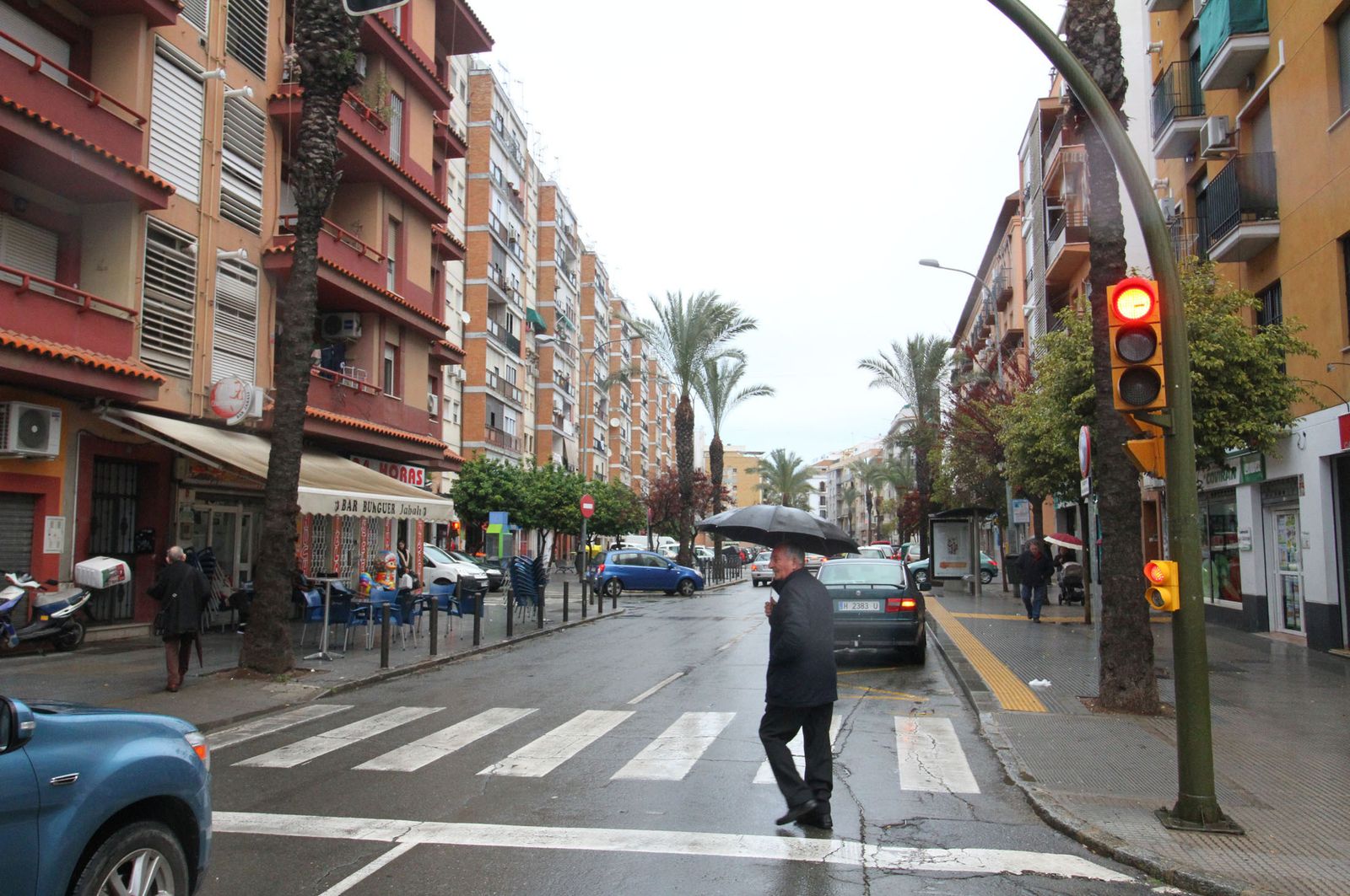 Asfaltado en mal estado en la avenida Cristóbal Colón.
