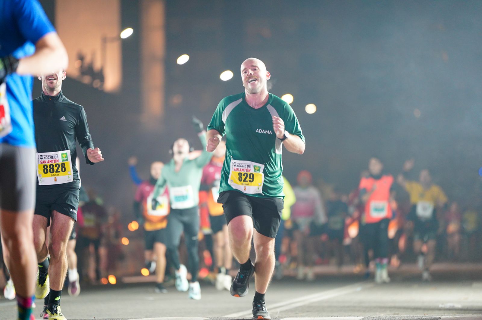 En imágenes: búscate en tu llegada a meta de la Carrera de San Antón 2026 (10)