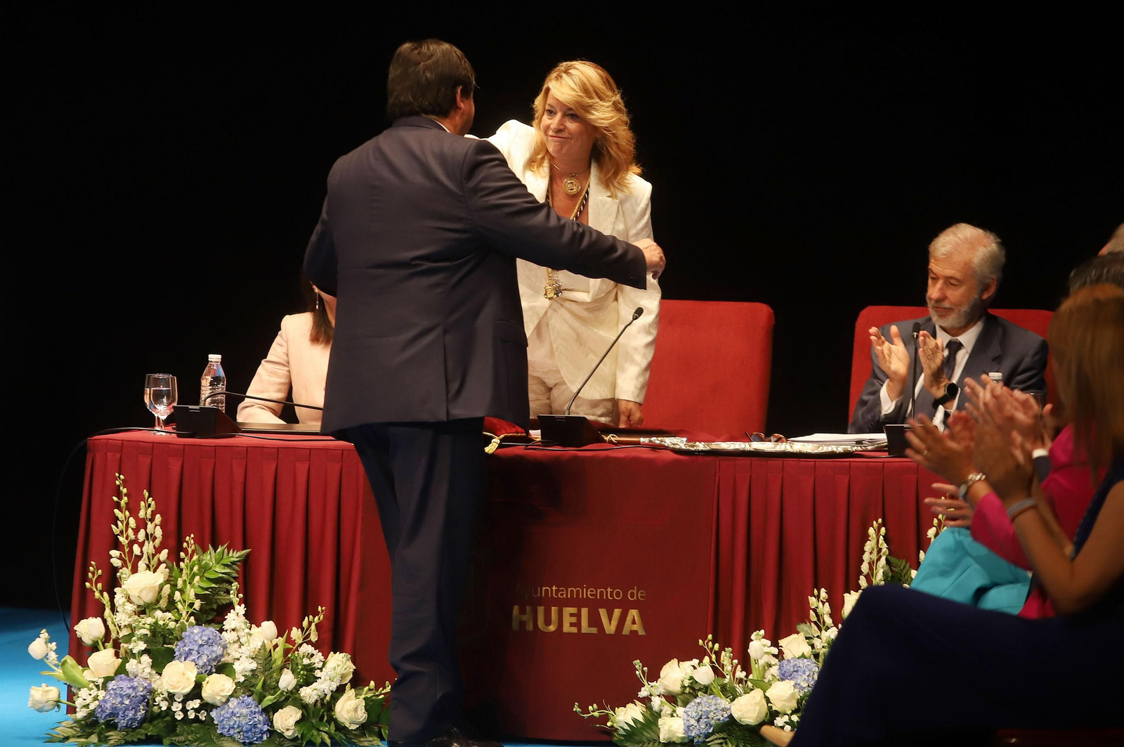 Imágenes de la toma de posesión de Pilar Miranda como alcaldesa de Huelva