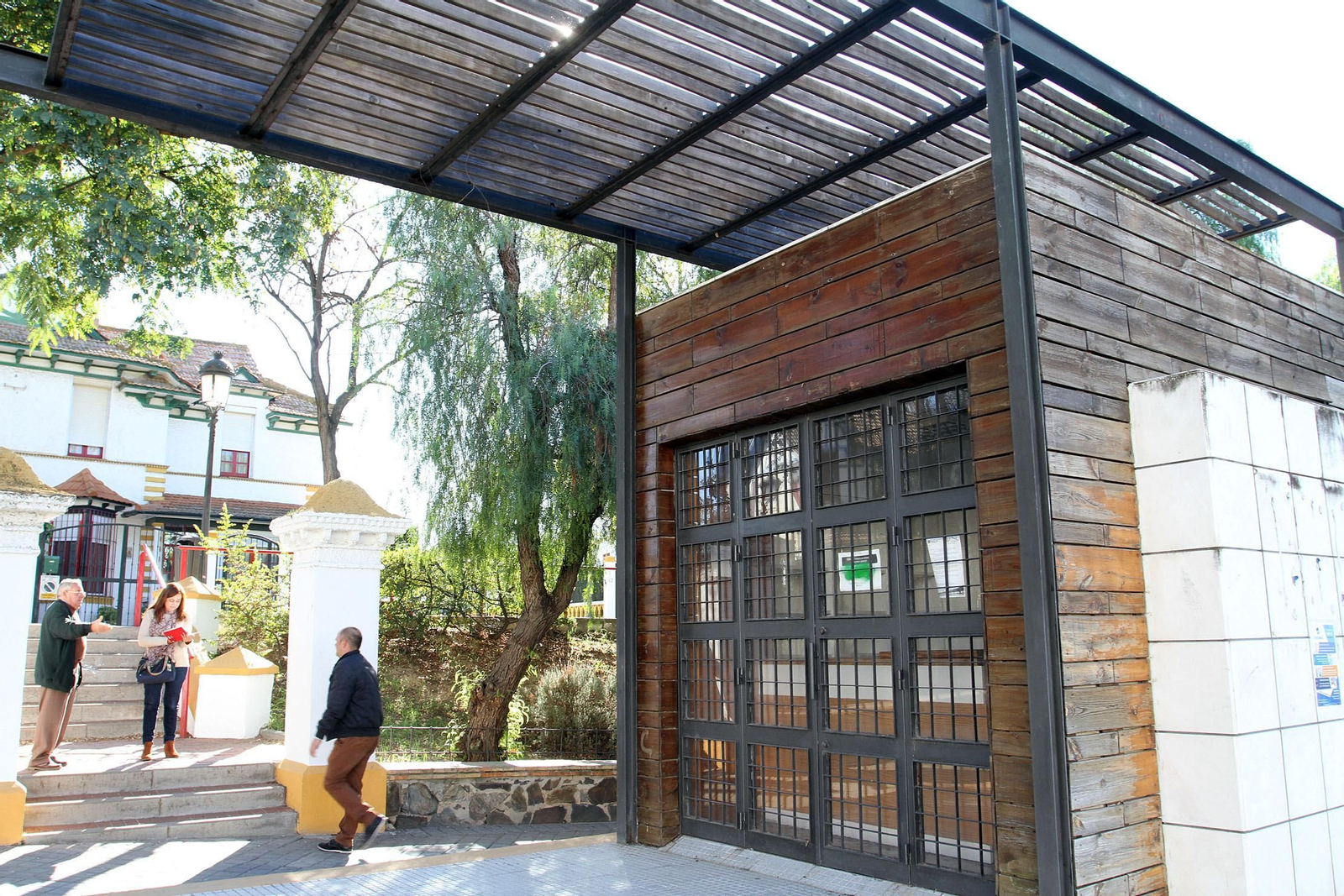 Punto de Información Turística del Barrio Obrero, ubicado en una de las entradas de la barriada, en la avenida Alcalde Federico Molina Orta.