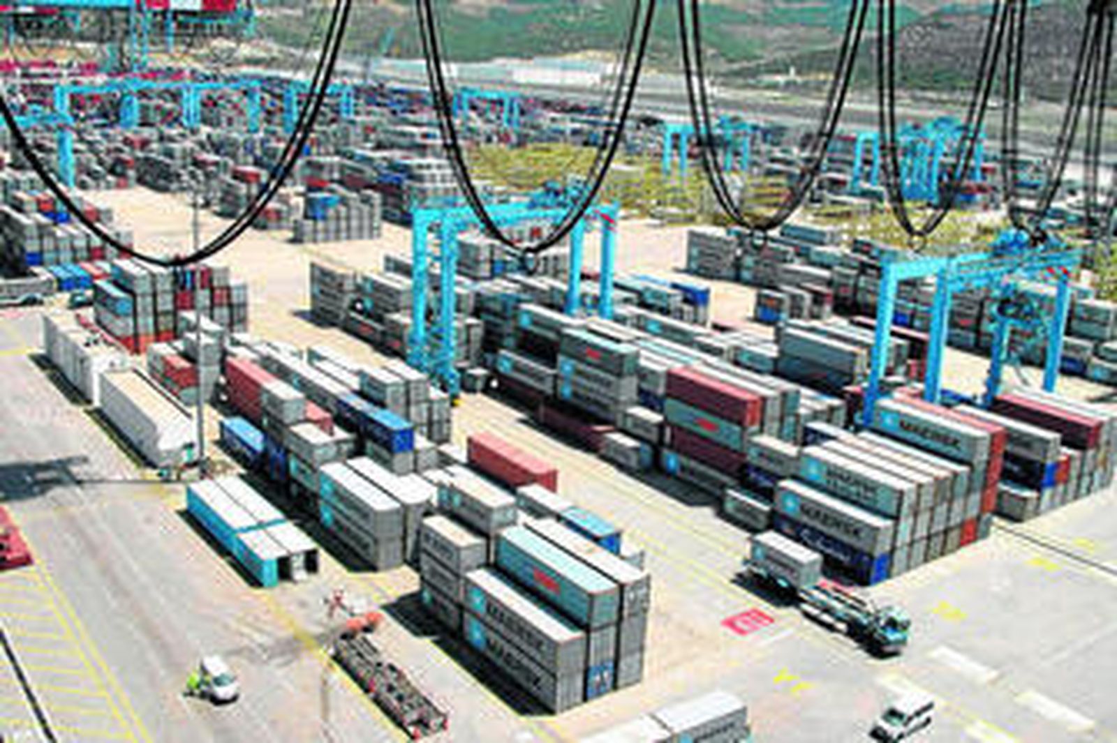 APM Terminals Tanger espera llegar a 950.000 movimientos durante 2012