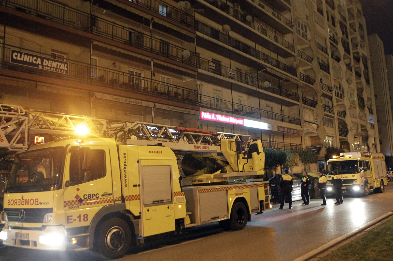 Dos vehículos de Bomberos en una imagen de archivo. Dos vehículos de Bomberos en una imagen de archivo.